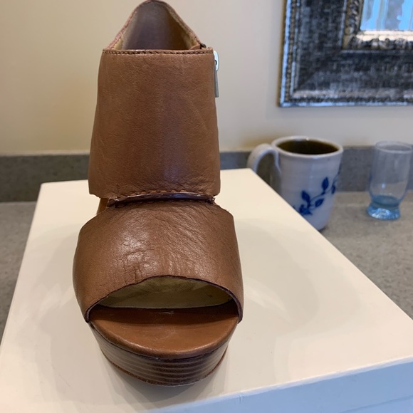 Sandals - Picture 3 of 5